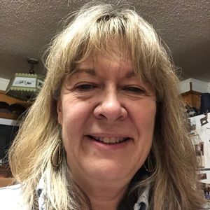 Meet your Posher, Cynthia